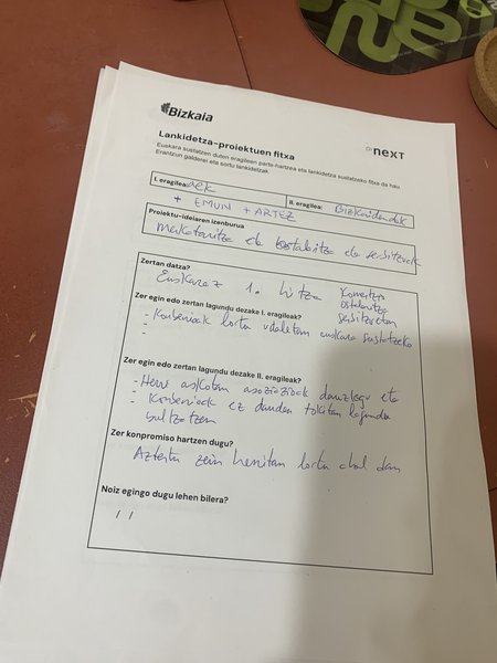 Merkataritza eta ostalaritza eta zerbitzuak